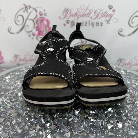 Skechers sandals somethin’else from sketchers soft Black and White Sandals - Picture 2 of 10